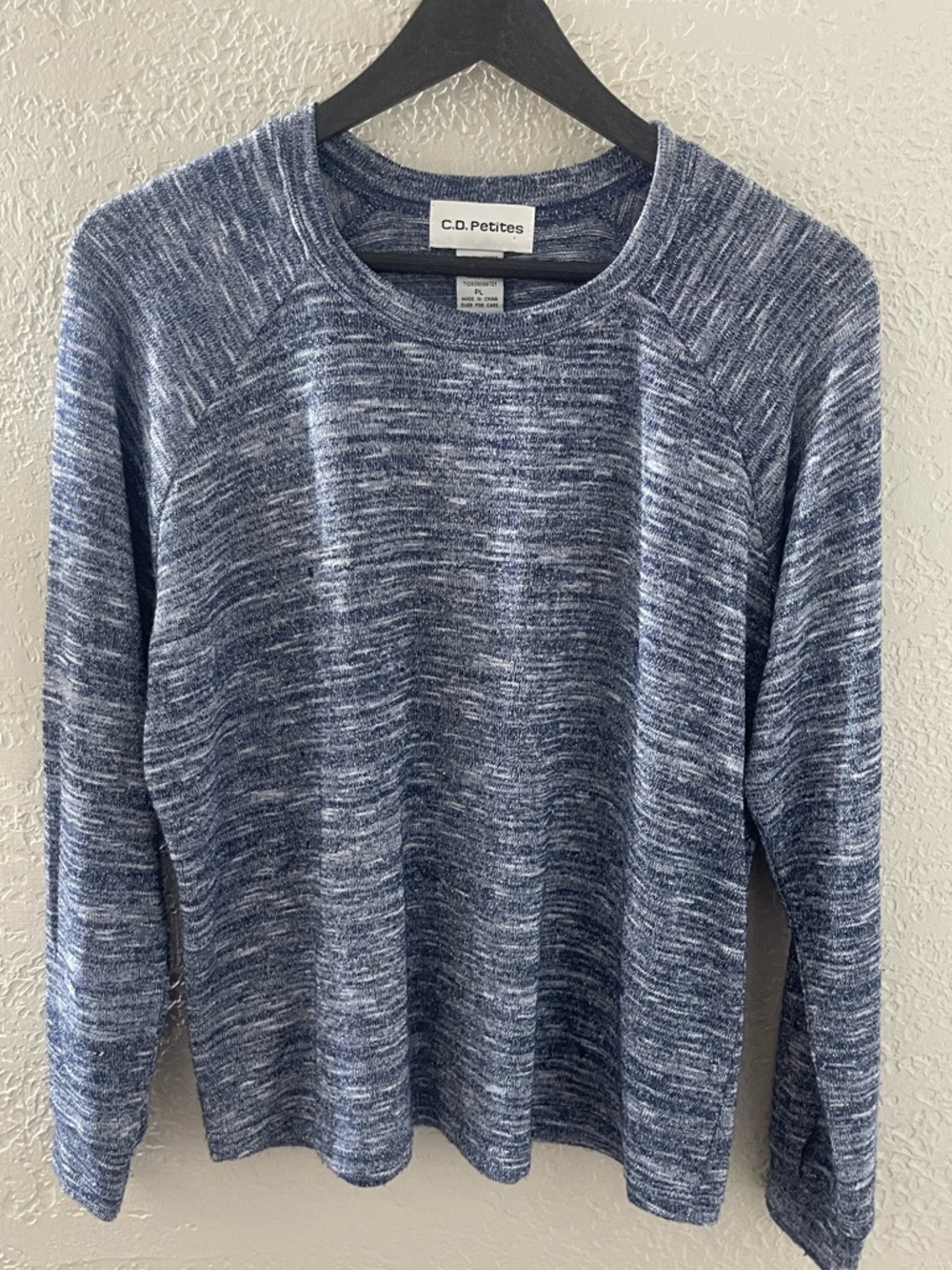 Women’s Long Sleeve Heathered Sparkly Blue Crewneck‎ Top Large